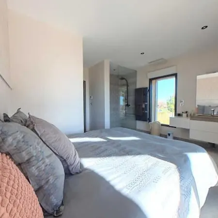 Le Mazet-countryside Retreat With Jacuzzi Tatil Evi Béziers
